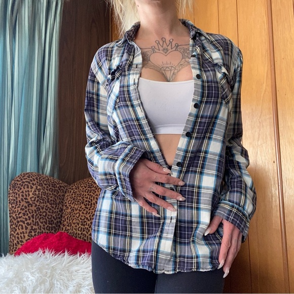 Blue black and white plaid button down shirt - Picture 2 of 5